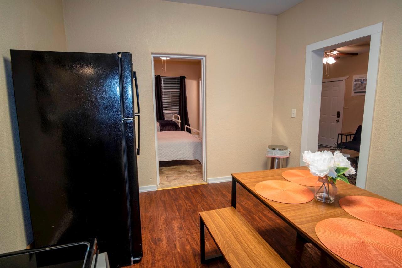Cozy Downtown Guest House 2Br/1Ba Sleeps 8 San Antonio Luaran gambar