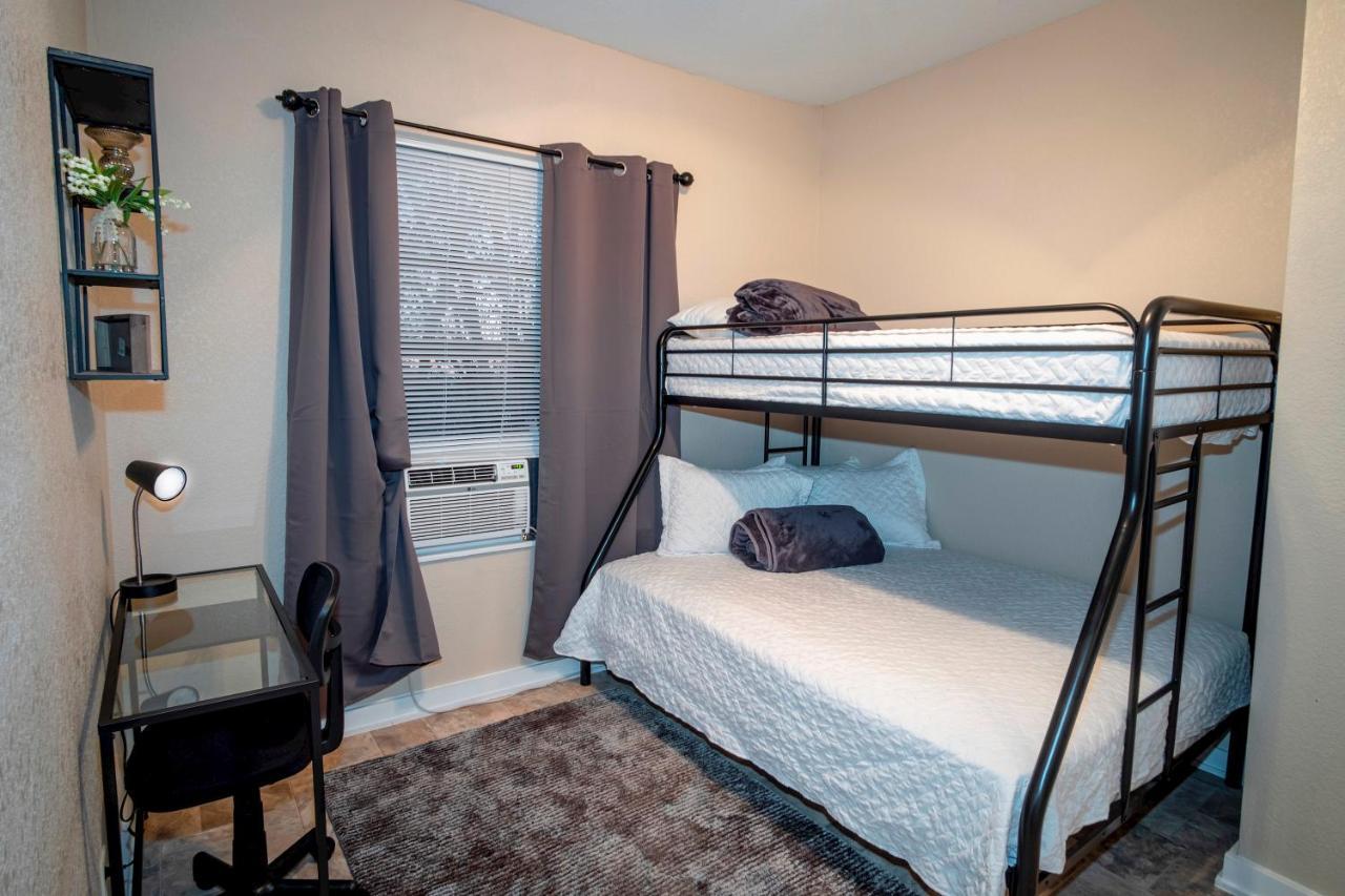 Cozy Downtown Guest House 2Br/1Ba Sleeps 8 San Antonio Luaran gambar