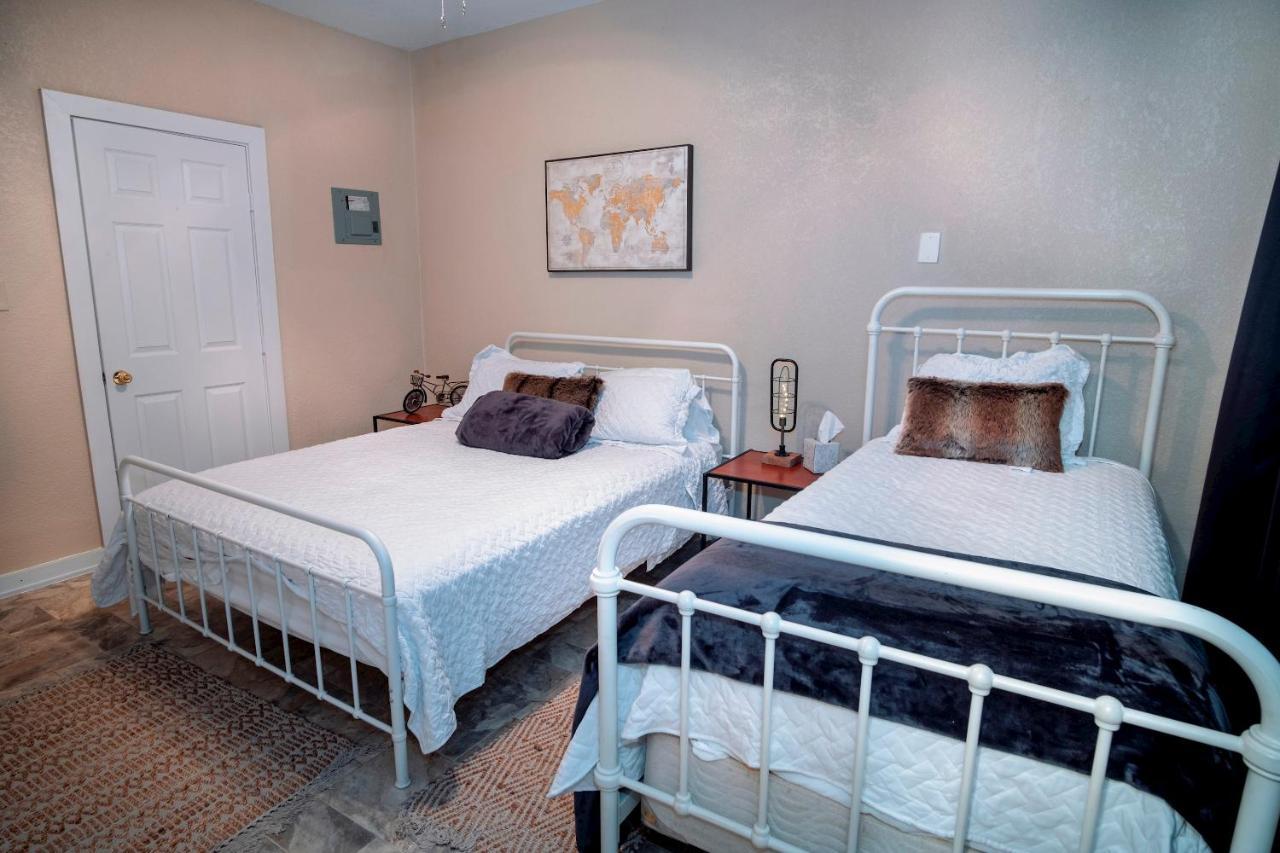 Cozy Downtown Guest House 2Br/1Ba Sleeps 8 San Antonio Luaran gambar