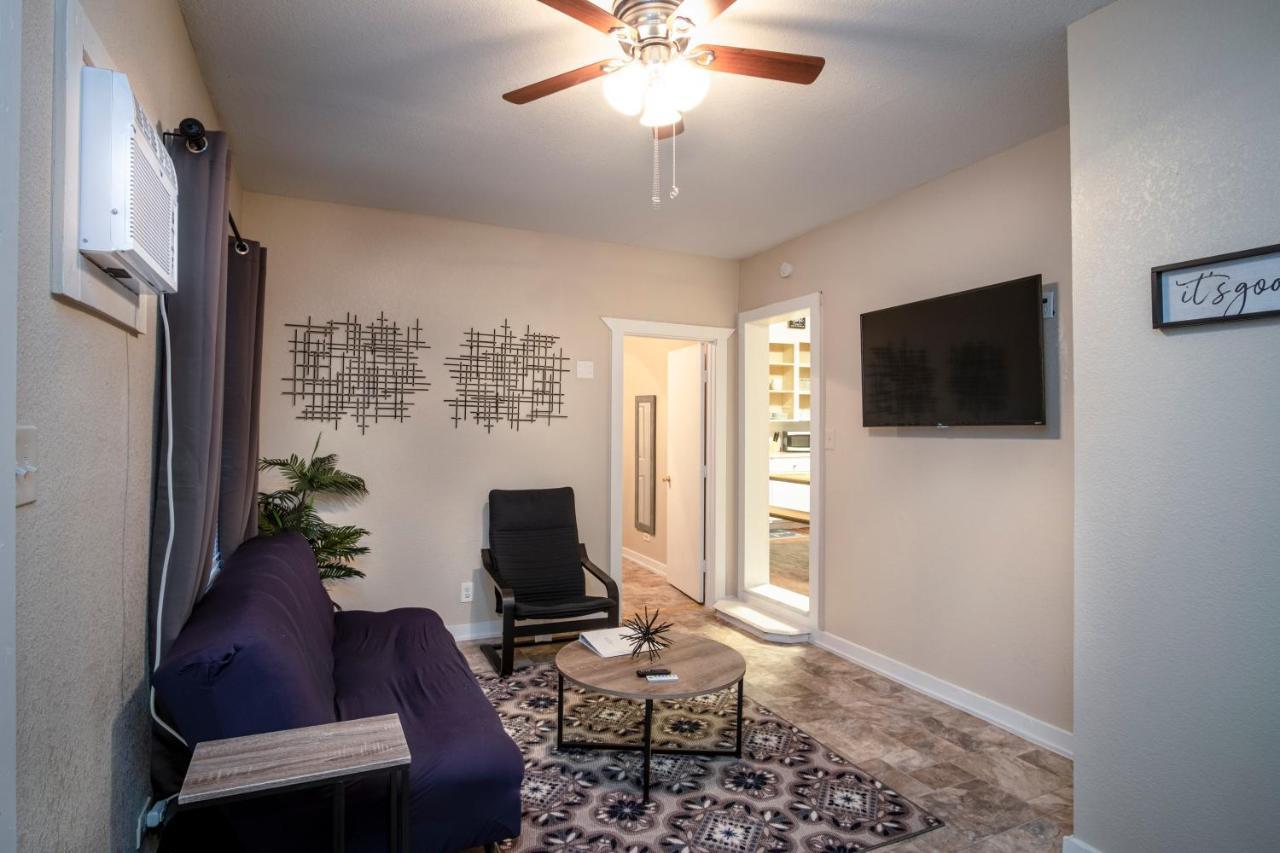 Cozy Downtown Guest House 2Br/1Ba Sleeps 8 San Antonio Luaran gambar